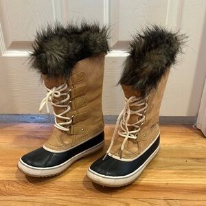 Sorel Tan and Black Winter Boots with Faux Fur